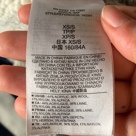 Gap Alpaca and Wool Knit Cardigan - Picture 4 of 4